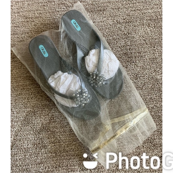 NWT OKA-B Flip Flops Size L (9.5-10.5) $58! - Picture 5 of 6